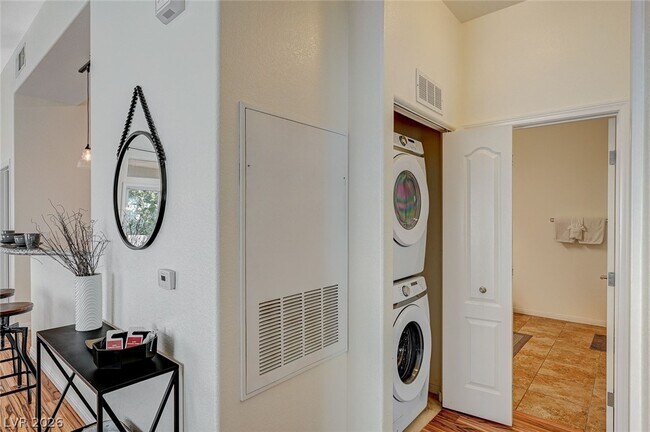 Building Photo - 3351 Indian Shadow St