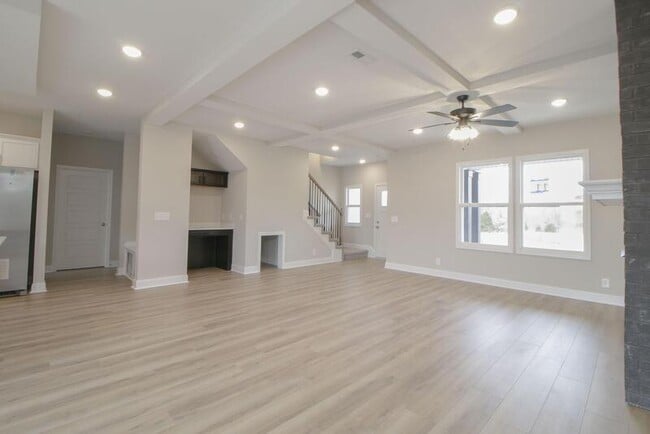 Building Photo - 485 Herman Dr