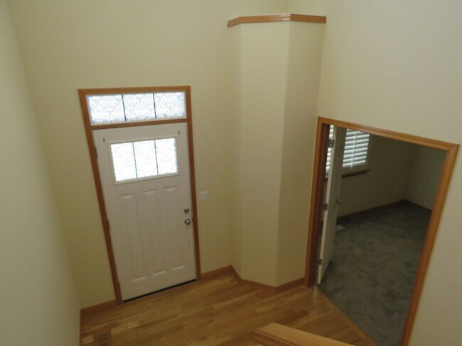 Building Photo - Master on Main- 3 Bedroom Plus 3 Bath Home...