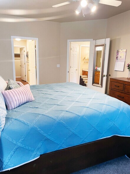Building Photo - 3080 Mandalay Grove