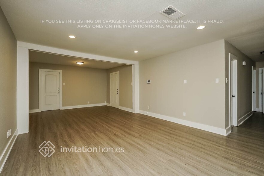 Building Photo - 923 Meadow Mead Dr