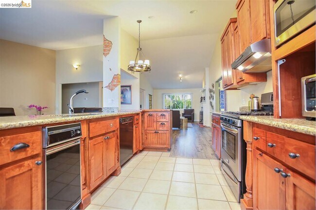 Building Photo - 5545 Drakes Ct