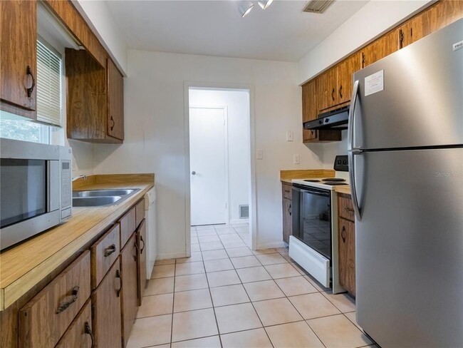Building Photo - 2440 NW 54th Ave