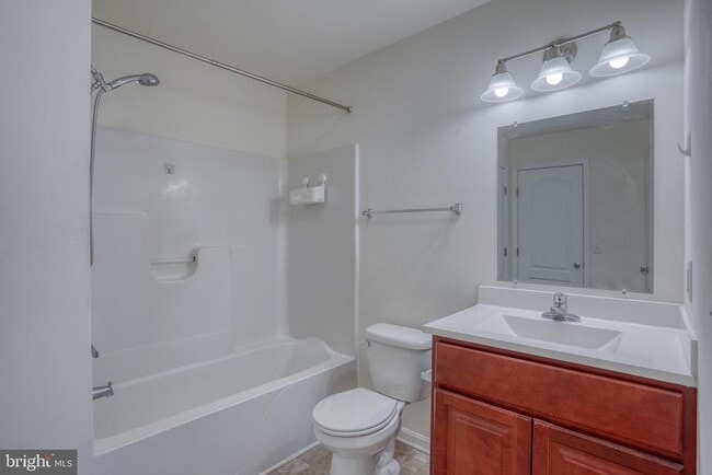 Building Photo - 327 Tribbitt St