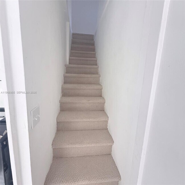 Building Photo - 12680 NE 3rd Ave