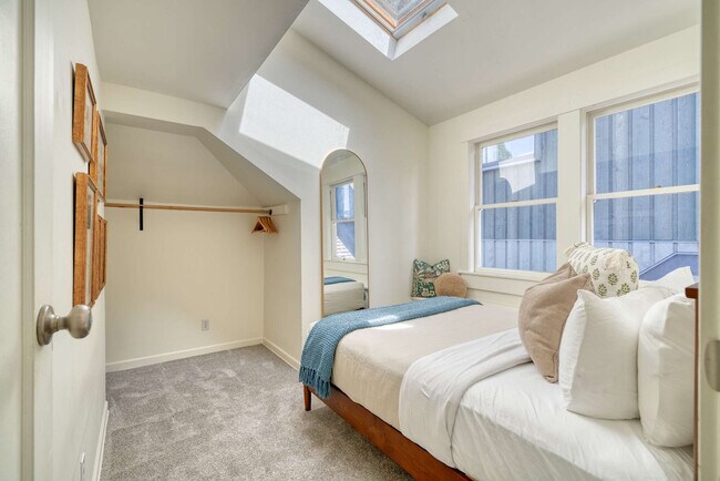 Building Photo - 1235 N Prescott St