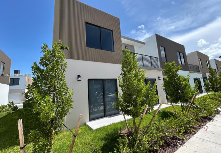 Building Photo - 14560 SW 261st Ter
