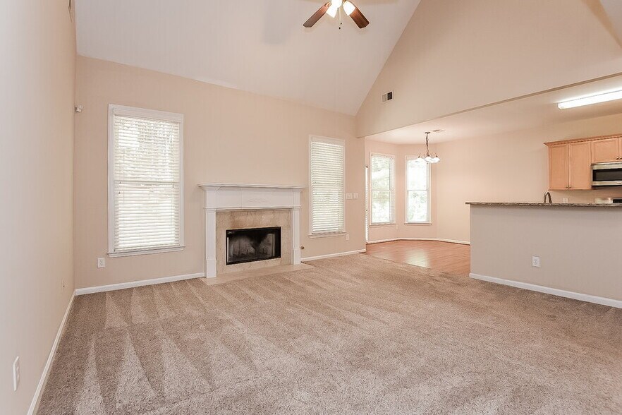 Building Photo - 207 Wildwood Way