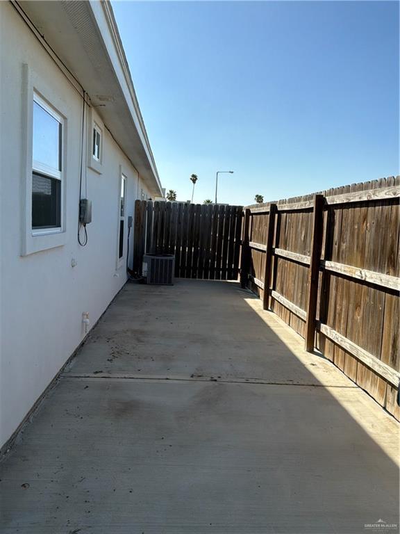 Building Photo - 14 S Pamplona St