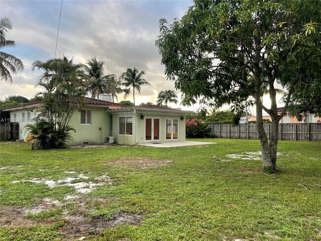 Building Photo - 535 NW 121st St