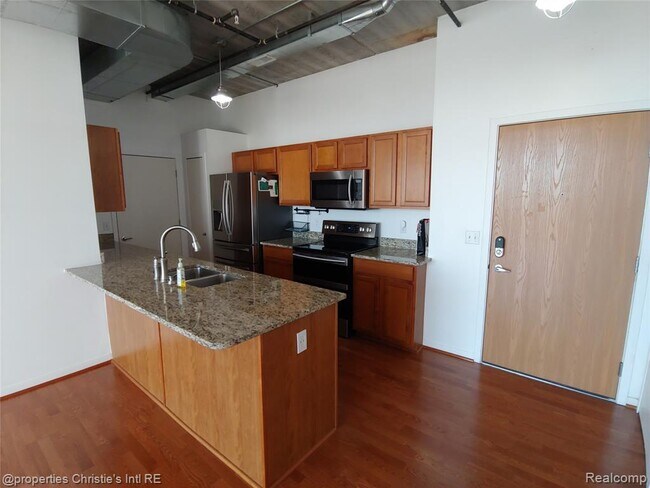 Building Photo - 66 Winder St