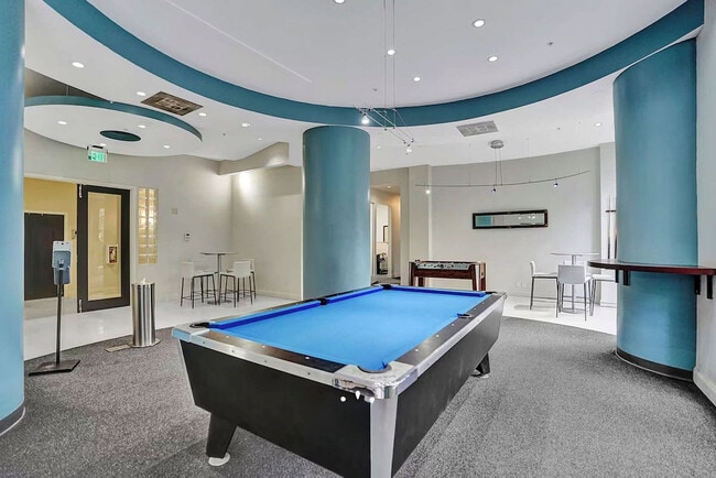 Building Photo - 4001 S Ocean Dr