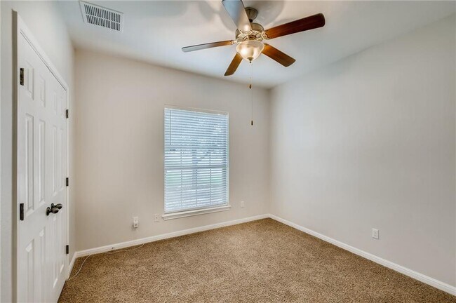 Building Photo - 2136 Granite Hill Dr