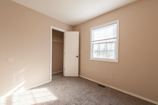 Building Photo - 2301 S Milton Dr