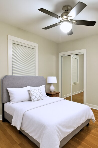 Building Photo - 4701 N Kilbourn Ave