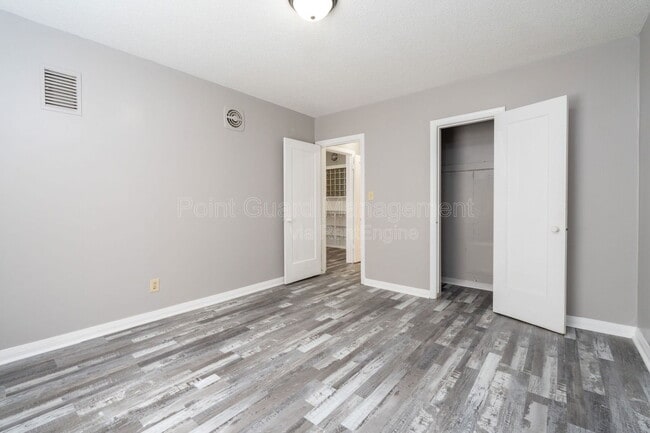 Building Photo - 4722 E Elm St