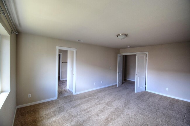 Building Photo - 5207 51st Way SE