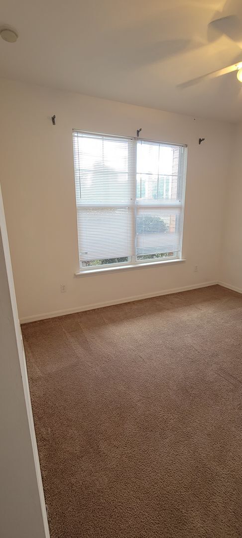 Building Photo - Charming 2/2 townhouse in Eagle Trace