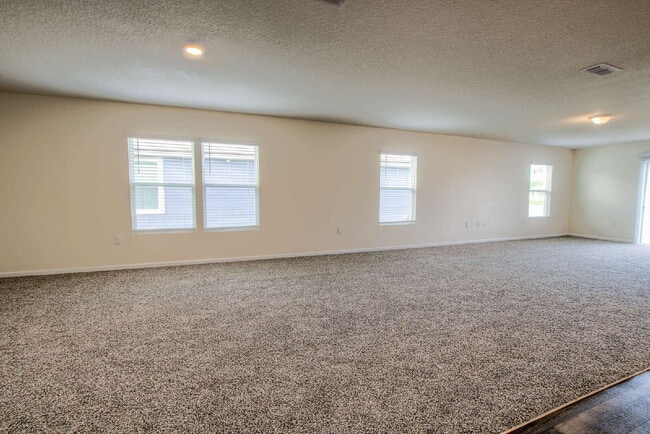 Building Photo - For Rent- 2nd month FREE Rent