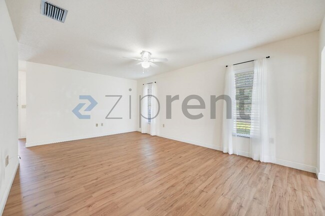 Building Photo - 1624 Whitehead Dr