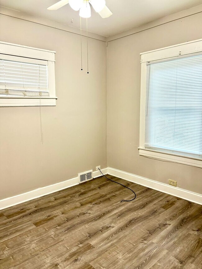 Building Photo - Updated home in West Louisville now availa...