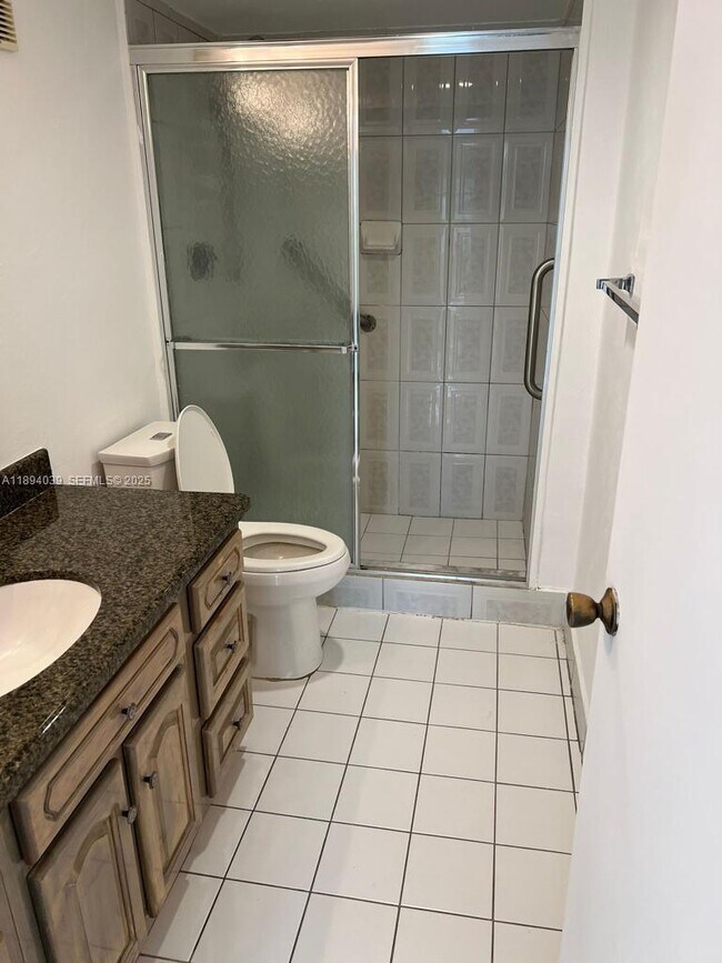 Building Photo - 1200 NE Miami Gardens Dr