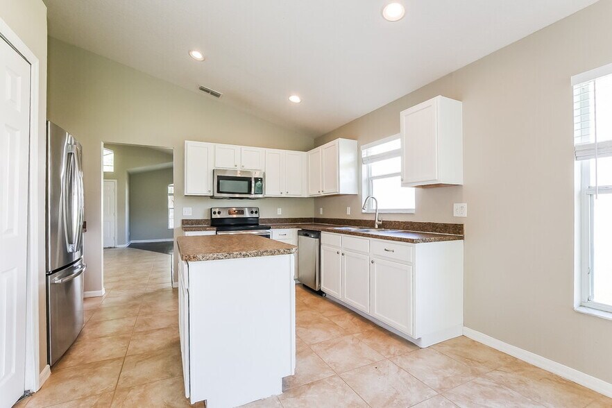 Building Photo - 2736 Eagle Canyon Dr S