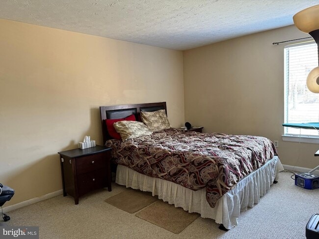 Building Photo - 7925 Mandan Rd