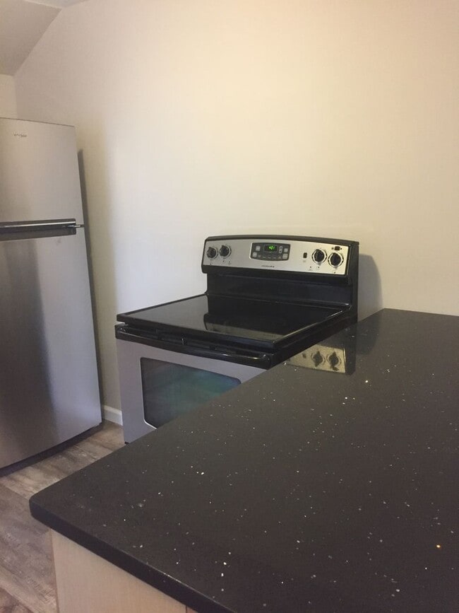 Building Photo - Beautiful 2 bedroom Home in Emmaus