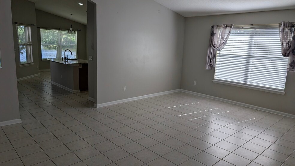 Building Photo - 963 Beckingham Dr