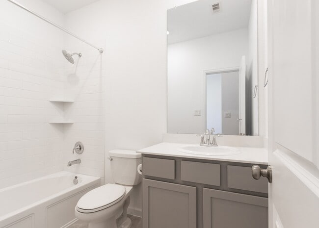 Building Photo - 705 Western Fern