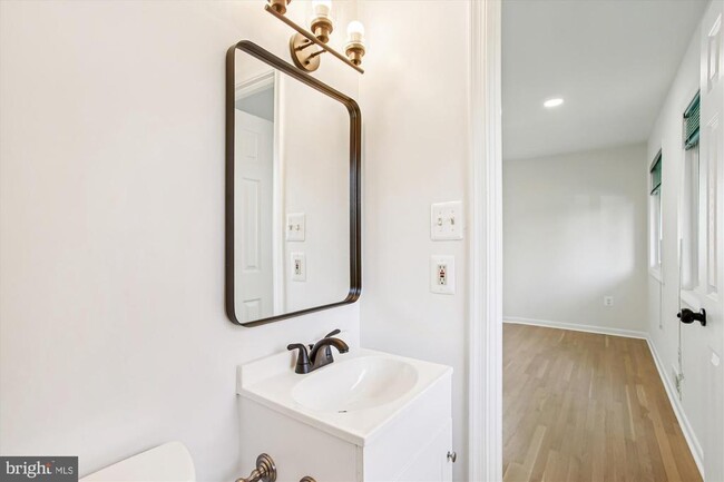 Building Photo - 11138 Byrd Dr