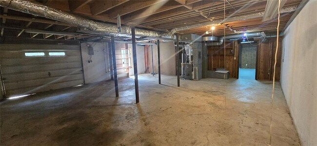 Building Photo - 1132 Shoal Creek Rd