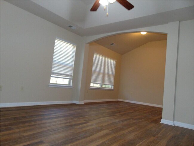 Building Photo - 1320 Napa Valley Dr SW