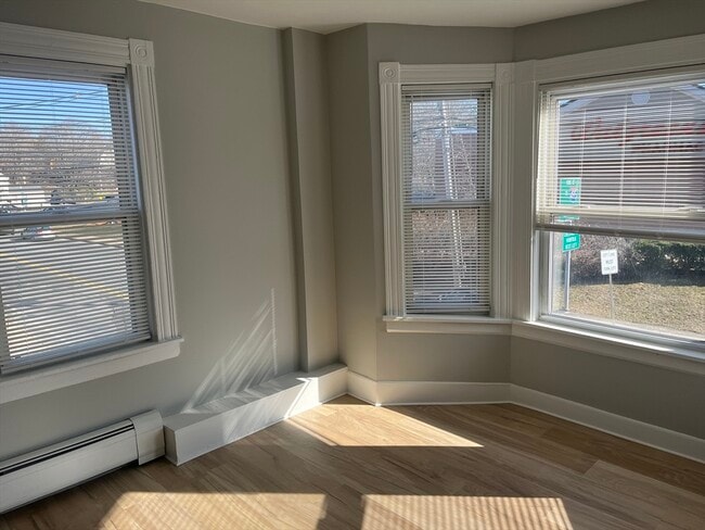 Building Photo - 159 E Central St