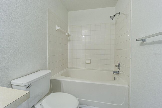 Building Photo - 18001 Richmond Pl Dr