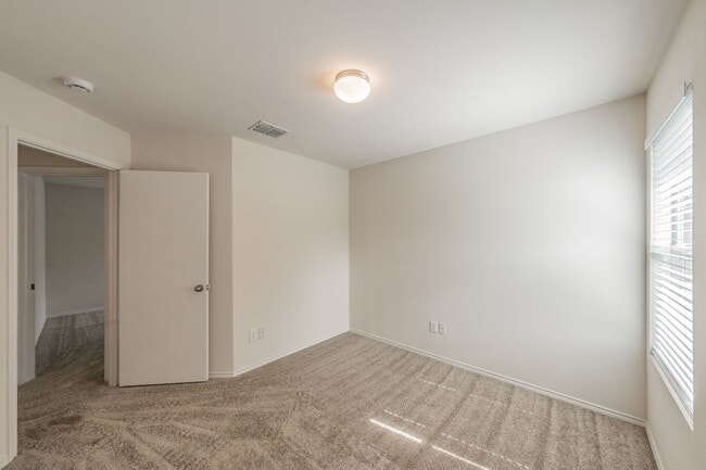 Building Photo - 8864 Valley River Dr
