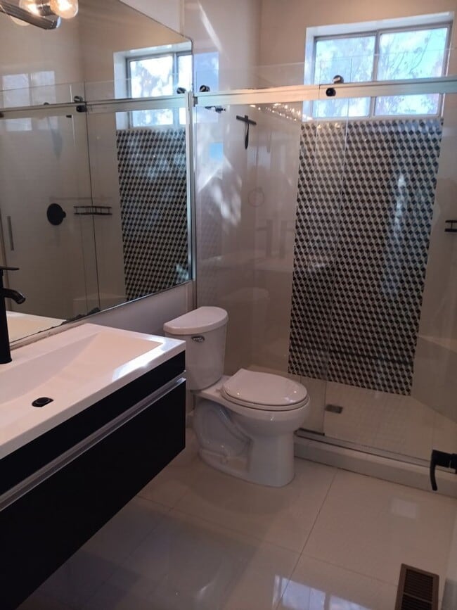 Building Photo - 3 Bedroom, 2.5 Bathroom Home! Schedule a Showing Soon!