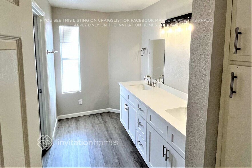 Building Photo - 3856 E Acoma Dr