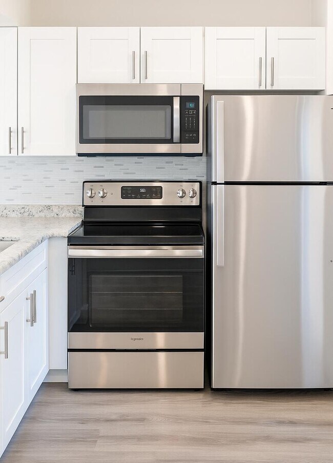 Building Photo - 965 Manor Dr