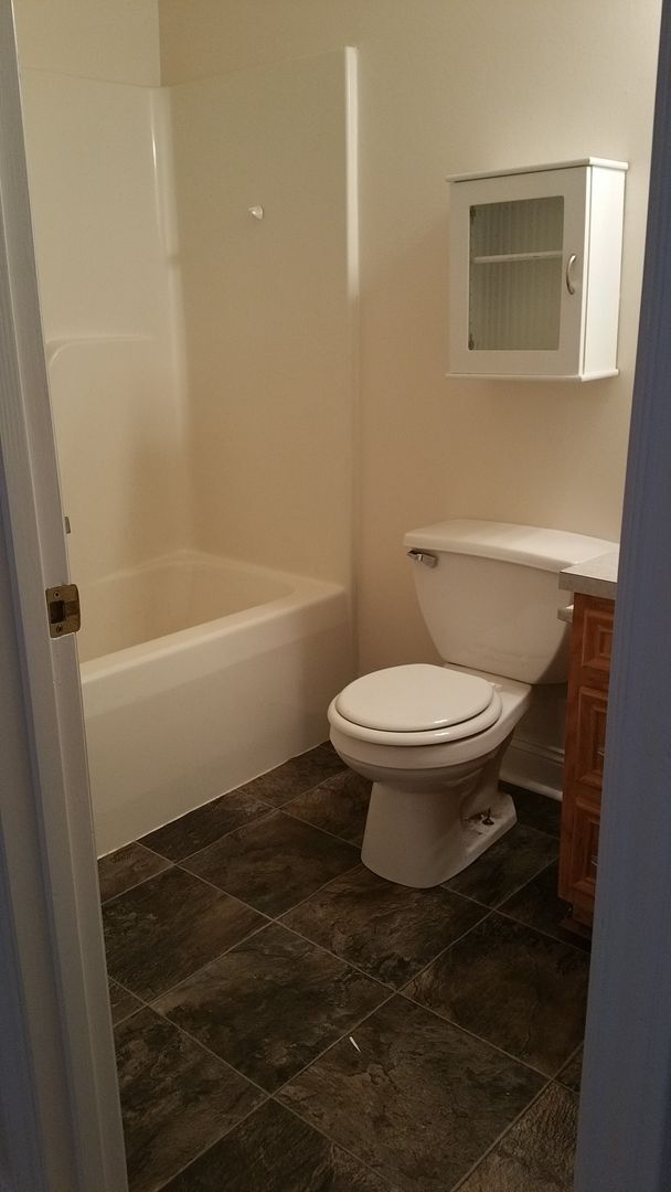 Building Photo - Available Now! Desirable 2 bed 2 bath dupl...