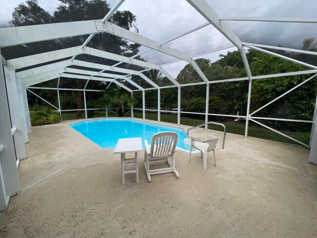 Building Photo - 2874 NE Rosetree Dr