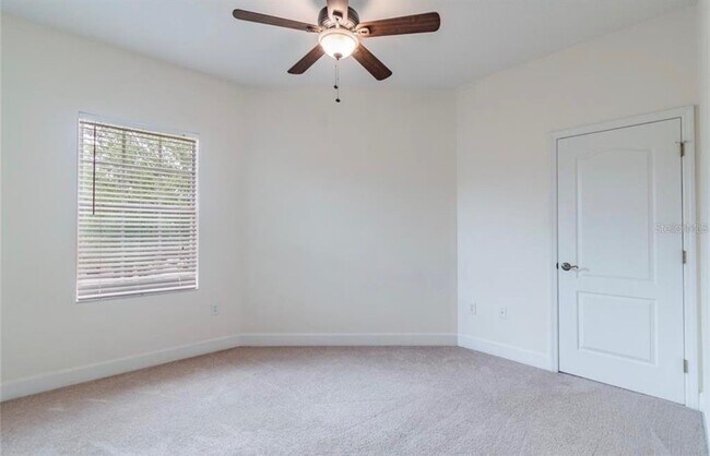 Building Photo - 131 S Arrawana Ave