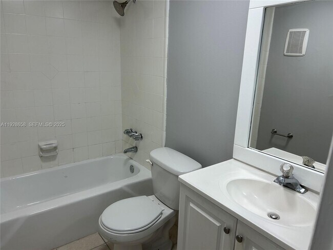 Building Photo - 335 SW 20th St