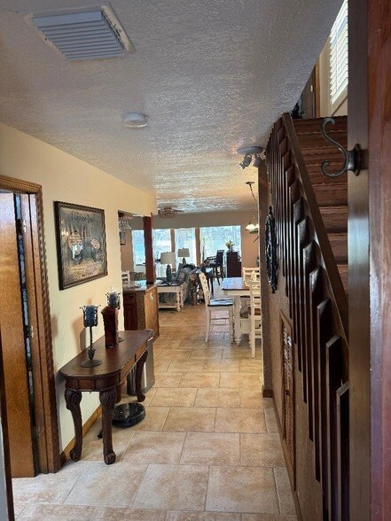 Building Photo - 409 Fernandina St