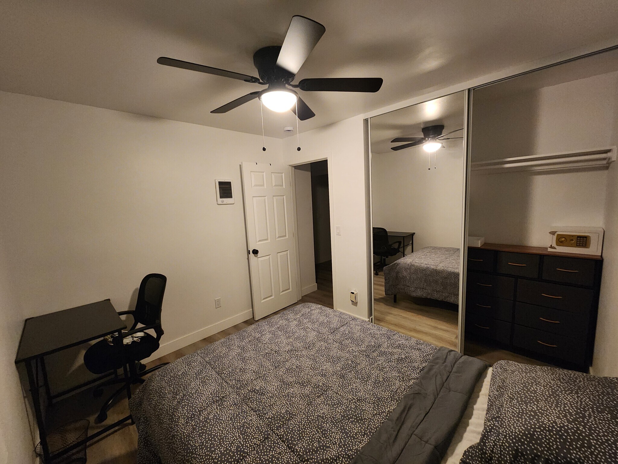 Building Photo - 1320 Vinca Way