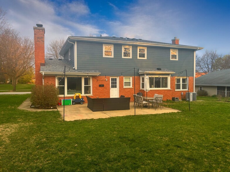 Building Photo - 511 S Dwyer Ave