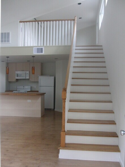 Building Photo - 1703 Oxford St