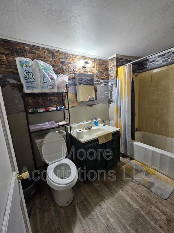 Building Photo - 1506 El Paso St