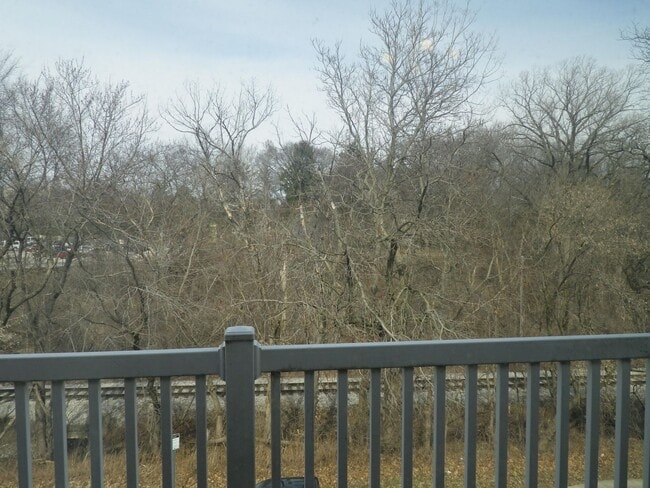 Building Photo - Cozy 2 Bedroom 2 Bath Condo in Iowa City!